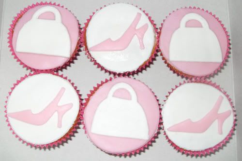 http://i843.photobucket.com/albums/zz351/cake-and-kisses/bags-and-pumps-20101106.jpg