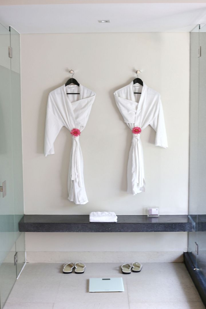 photo fusionmaiaveitnamluxuryspahoteldanangtravelholidayemmahoareauwhitebathrobes_zps908f3eaf.jpg