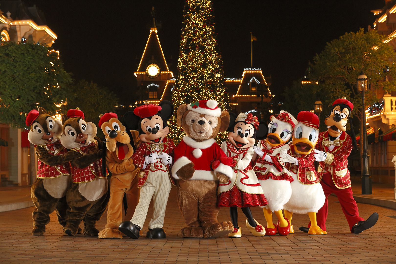 Hong Kong Disneyland Update   A Sparkling Christmas   selling