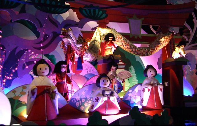 DLP Christmas Update : It's A Small World Celebration - MiceChat