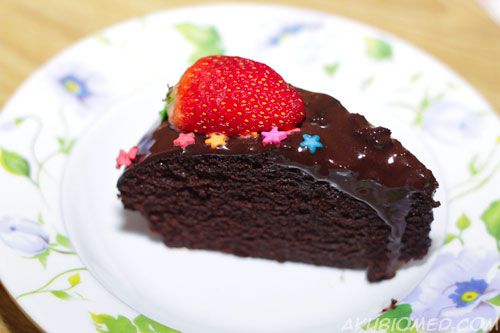 moist chocolate cake