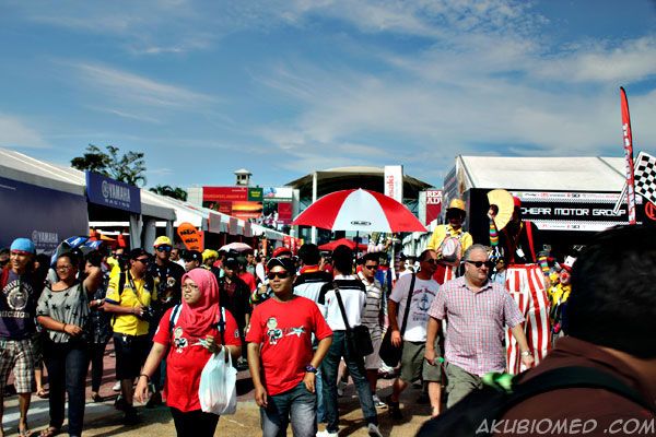 pengunjung motogp 2012 di litar sepang