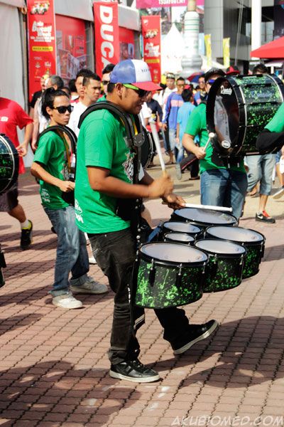 kumpulan pemain muzik gendang