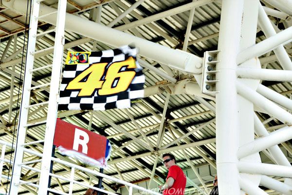 bendera valentino rossi 46