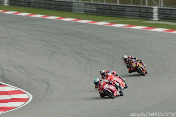 Zulfhami berlumba di MotoGP 2012 litar Sepang