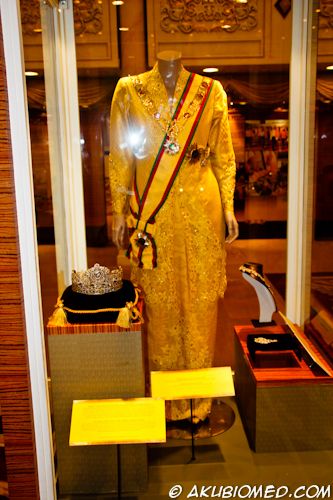 Pakaian Rasmi Diraja Sultanah Kedah
