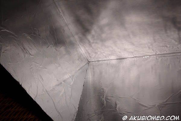 lapisan aluminium foil dibahagian dalam soft box