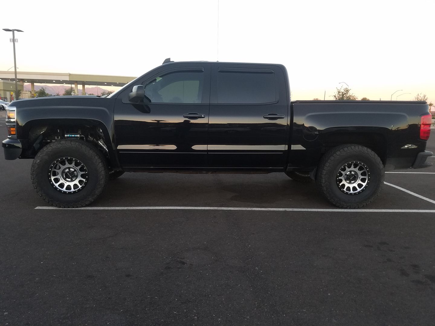 McNeil Racing 3" Fiberglass Fenders 20142018 Silverado & Sierra Mods