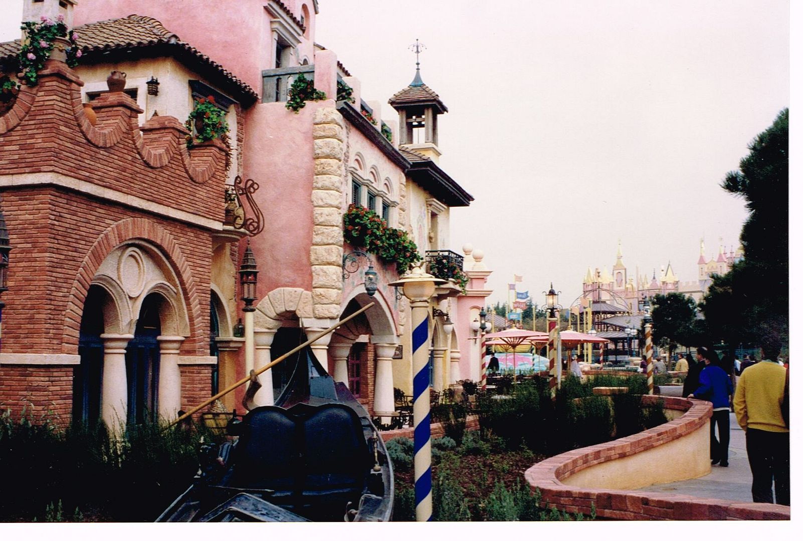 Photos exclusives de Disneyland Paris le 10, 11 et 12 Avril 1992 et de son inauguration - Page 2 Imagecopie38